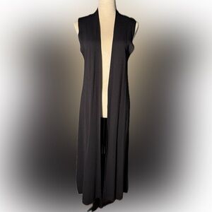 Black Sleeveless Duster